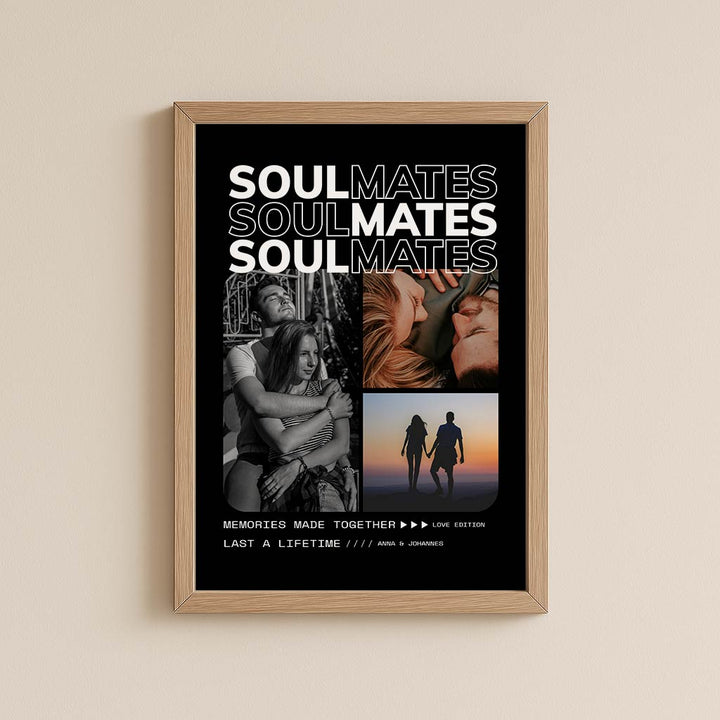 Fotocollage Soulmates - Romantisches Paarposter im Retro-Look mit drei Fotos und personalisierten Namen